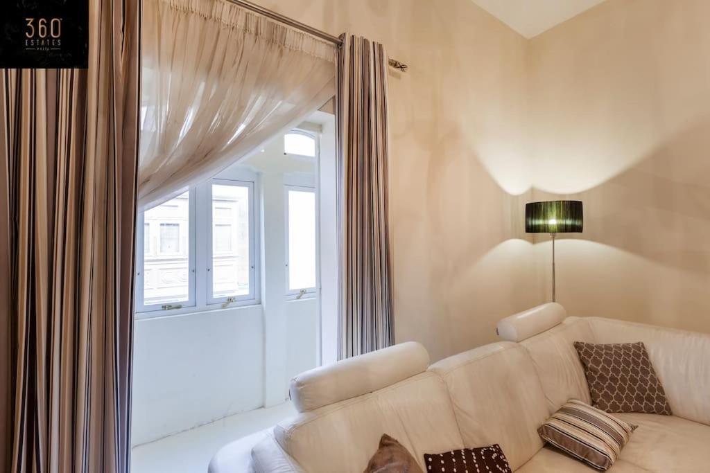 Beautiful, Typical Maltese 4Br Home With Roof Top By 360 Estates สลีมา ภายนอก รูปภาพ