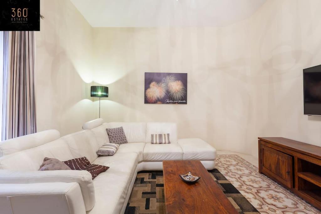 Beautiful, Typical Maltese 4Br Home With Roof Top By 360 Estates สลีมา ภายนอก รูปภาพ