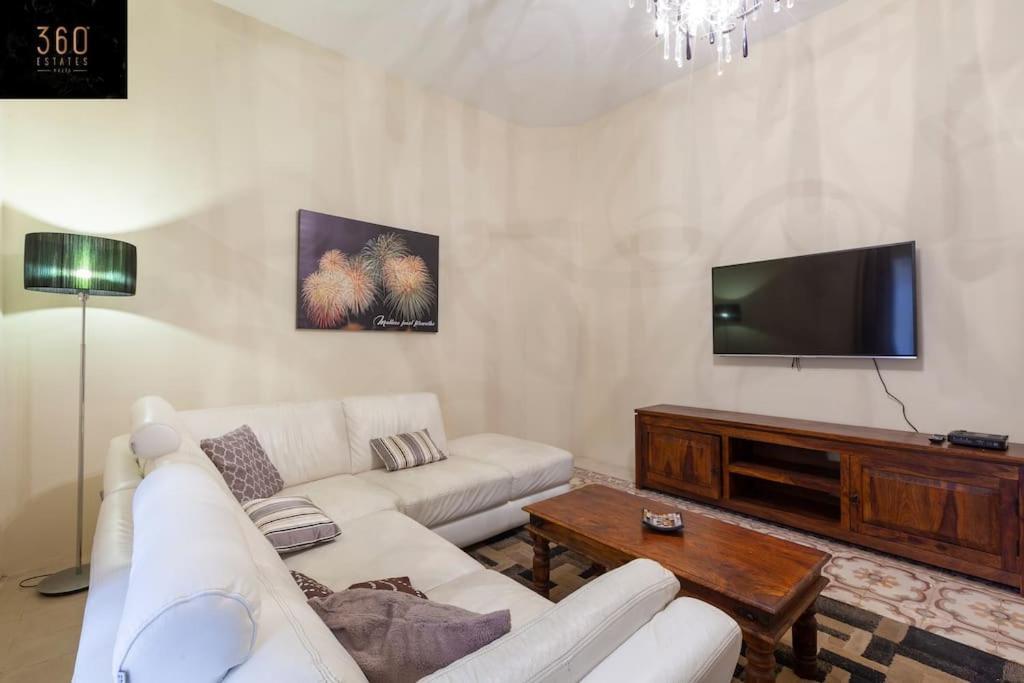 Beautiful, Typical Maltese 4Br Home With Roof Top By 360 Estates สลีมา ภายนอก รูปภาพ