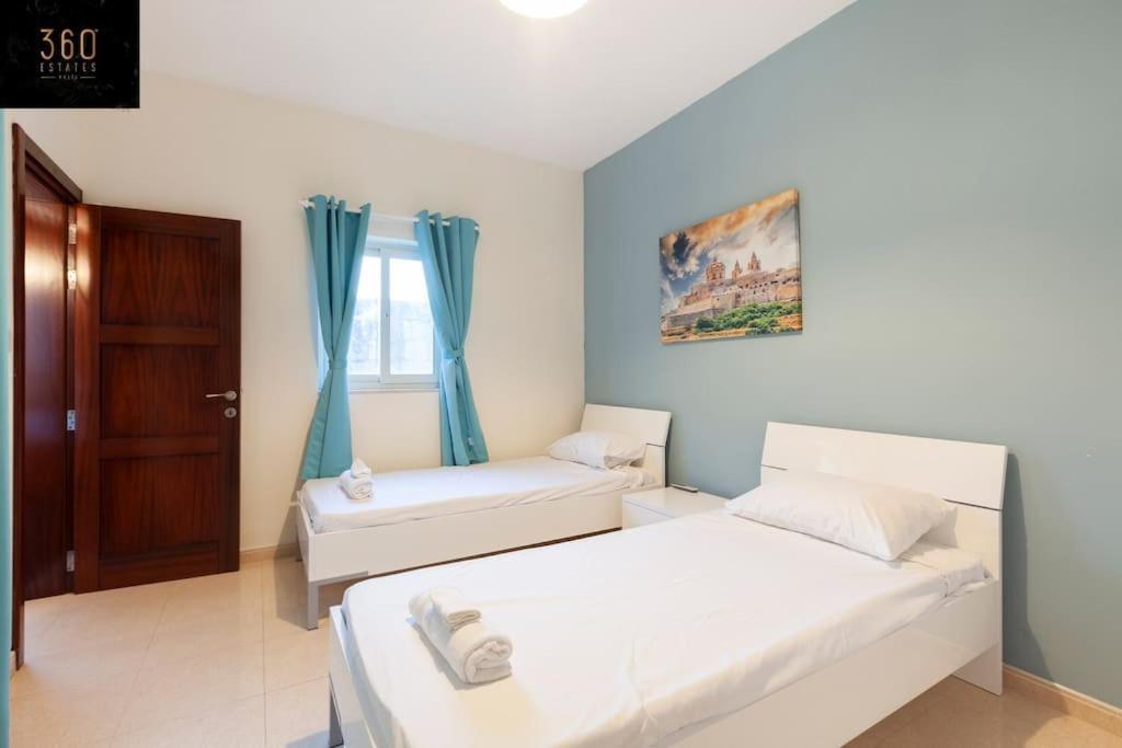 Beautiful, Typical Maltese 4Br Home With Roof Top By 360 Estates สลีมา ภายนอก รูปภาพ