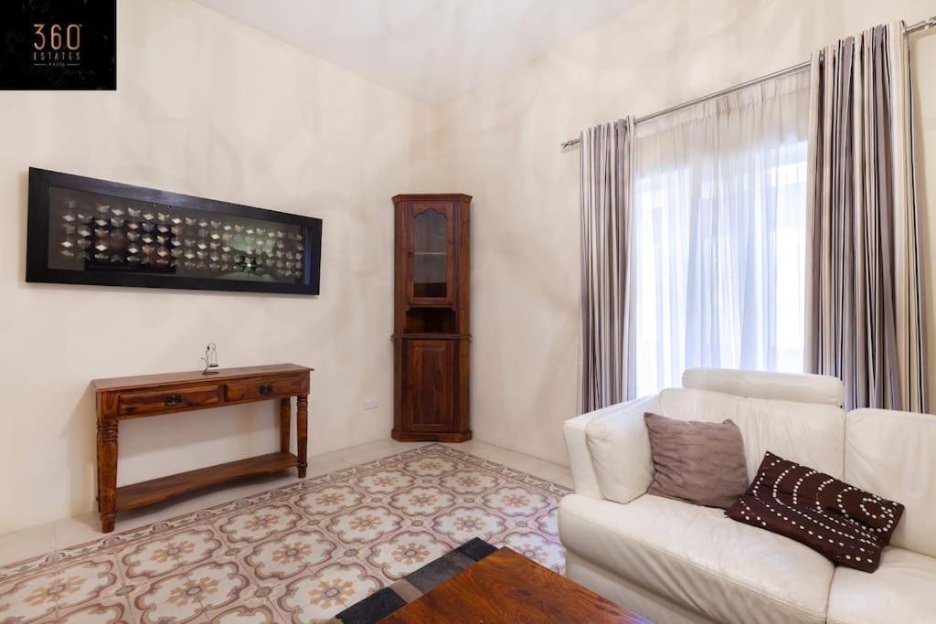 Beautiful, Typical Maltese 4Br Home With Roof Top By 360 Estates สลีมา ภายนอก รูปภาพ