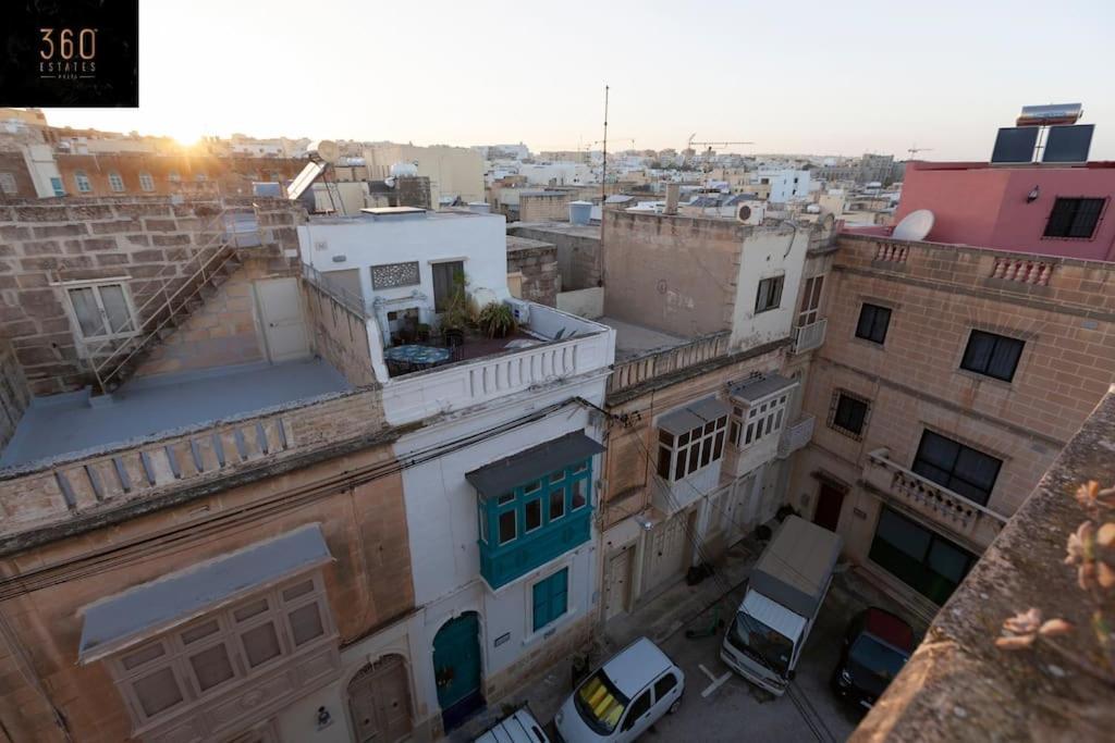 Beautiful, Typical Maltese 4Br Home With Roof Top By 360 Estates สลีมา ภายนอก รูปภาพ